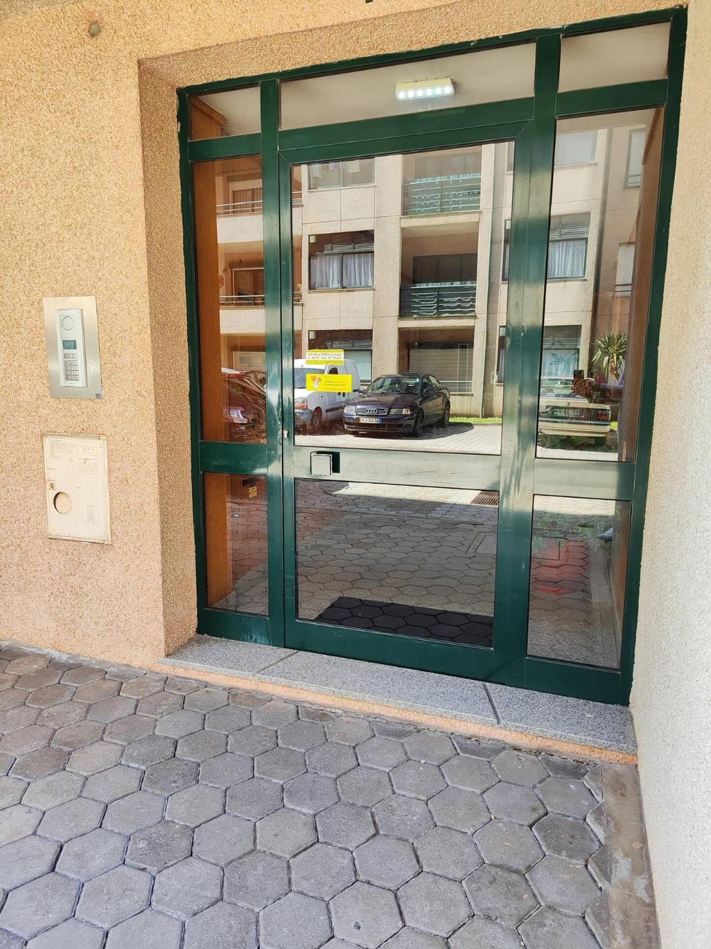 Modern 1Br For 4 - Great For Long Stays, 10 Min To Attractions Вила-Нова-ди-Гая Экстерьер фото